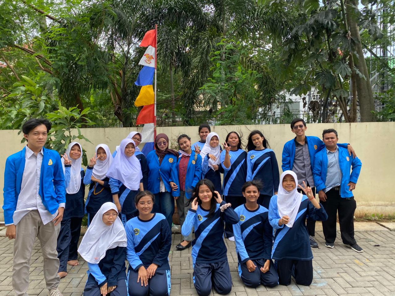 Kolaborasi tim PKM dengan SMPN 27 Depok